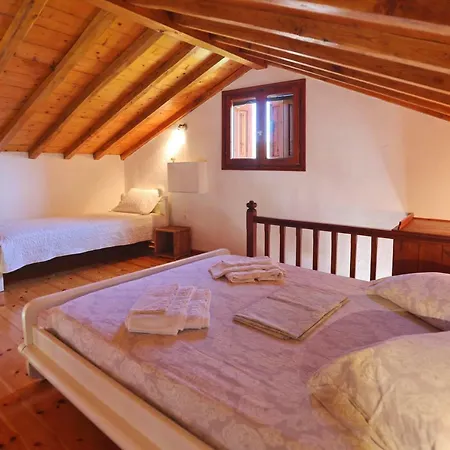 Cambos Villa