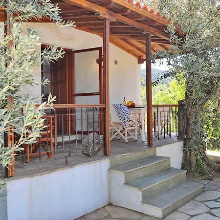 Villa Cambos Szkópelosz